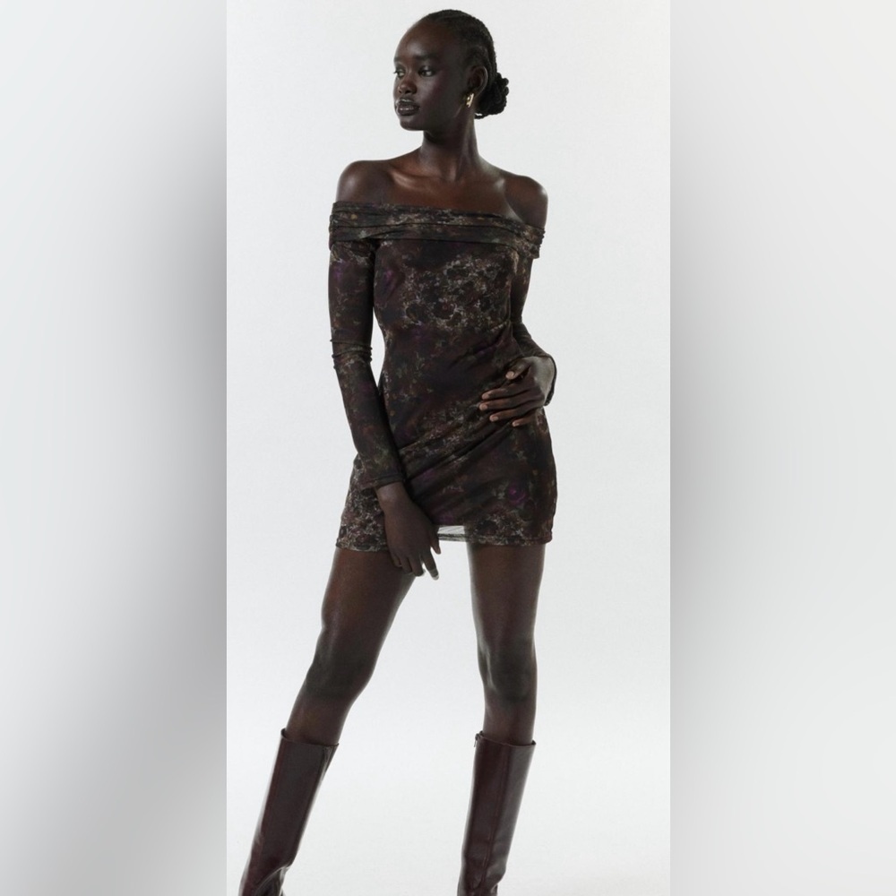 NWOT Urban Outfitters Isla Long Sleeve Off-The-Shoulder Mini Dress​